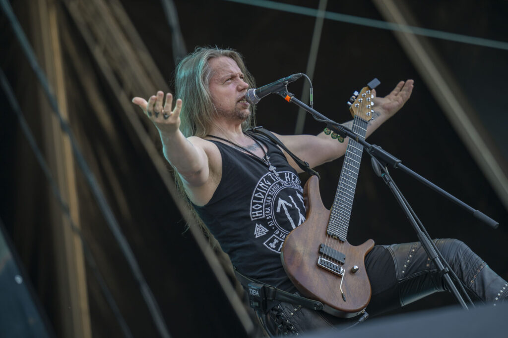 TYR_AKA_Gey014