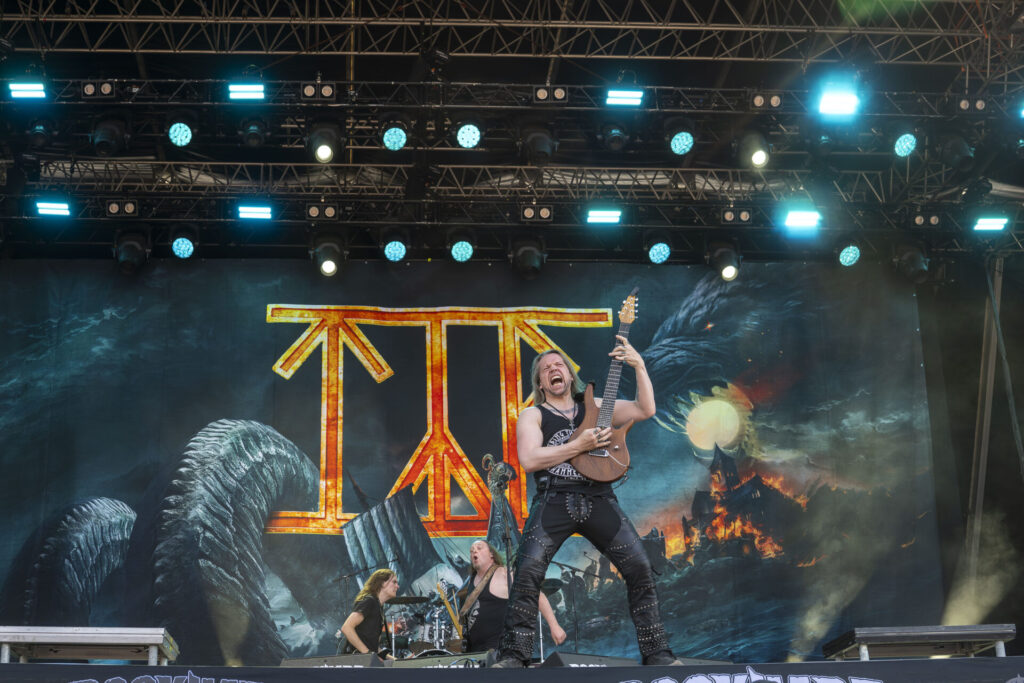 TYR_AKA_Gey024